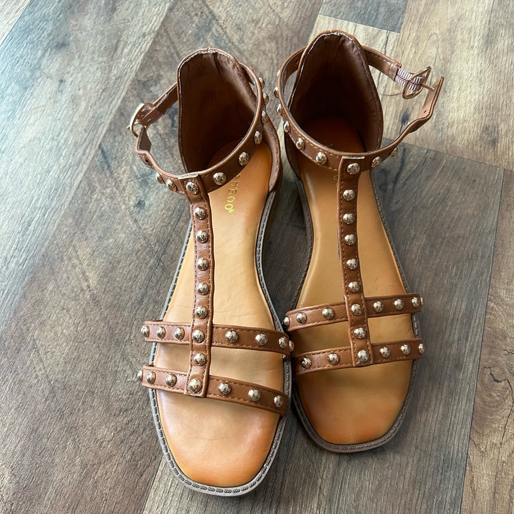 Bamboo sandals size 8